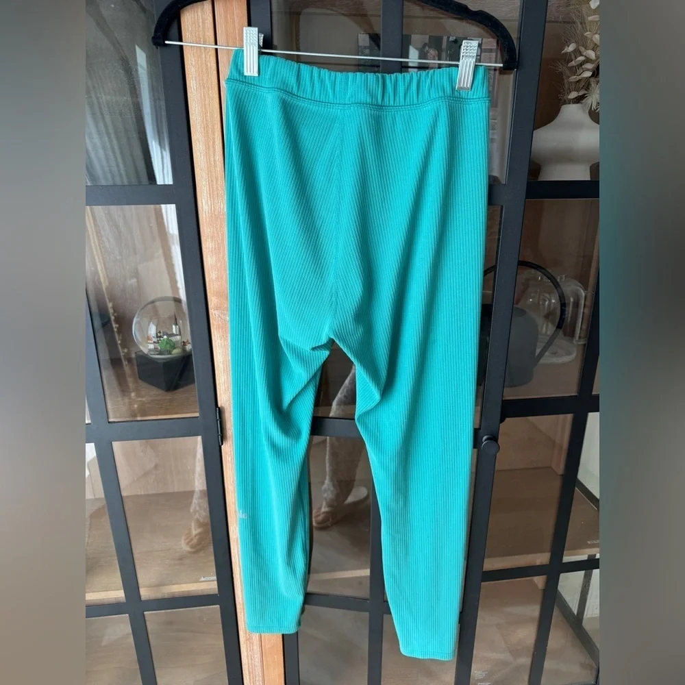 ALO leggings ribbed blissful high waisted 7/8 ocean teal emerald workout